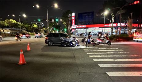 汽車轉彎未禮讓直行機車 共造成3人受傷送醫