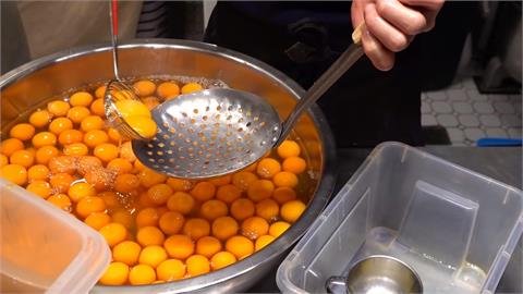 台灣最強不露臉「油土伯」　傳統美食製作影片擁「百萬訂閱」：看了超療癒！