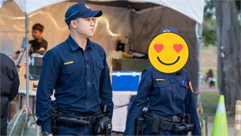 台中燈會交管「短髮警花」暴紅！側身合影「炸出巨大嚕嚕米」網狂看：太亮眼