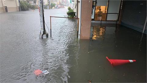 彰化暴雨！員林多處「咕嚕咕嚕」　汽機車泡水慘況曝光