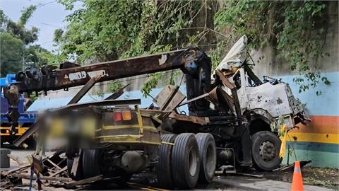 新竹寶山拖吊故障車釀禍！車「墜落4層樓」高邊坡阻雙向交通