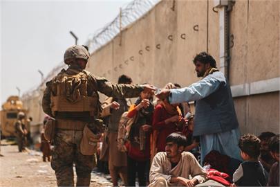 阿富汗人民面臨三重威脅　9月恐斷糧亟需援手