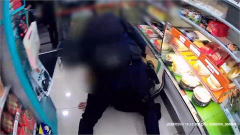 肚子餓到超商狂偷！　男10分鐘狂偷17食品還襲警