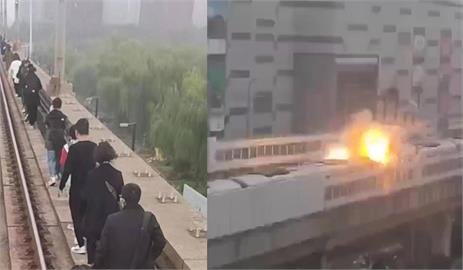快新聞／上海地鐵空車廂爆炸　民眾「走軌道疏散」畫面曝