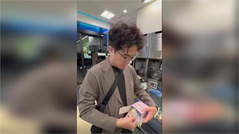 快新聞／沈伯洋試手氣！連抽2盲盒許願「不要是基拉祈」　結果曝光了