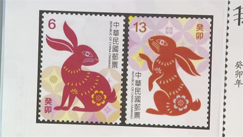 中國兔年郵票「紅眼藍兔面目猙獰」　網諷：得武漢肺炎的老鼠？