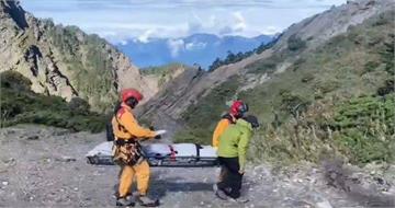 南湖大山登山驚魂！53歲男疑高山症殞命　空勤吊掛遺體下山