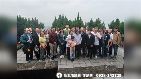 蔡英文來了！清明前赴史明墓園獻花致意　畫面全曝光