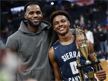 (影)NBA／詹皇40歲生日湖人官方釋出40大灌籃祝賀　「皇之子」近期表現引熱議