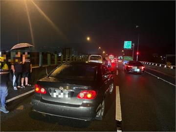 快新聞／大雨狂瀉行車注意安全！　國3晚間4車連撞釀7人送醫