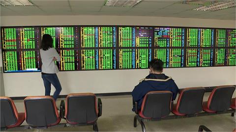 碧桂園財務危機拖累金融股　台股重挫逾280點