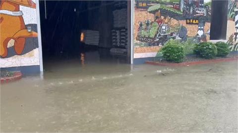 連日暴雨傳災情！氣象專家又示警「西南氣流將發威」南部民眾：沒完沒了…