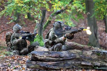 【有片】提升單兵未來作戰能力　英軍推「格雷伯恩計畫」汰除SA80步槍