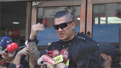 快新聞／口無遮攔！館長北院外大喊「請問要斬誰？」　小草竟齊呼總統名