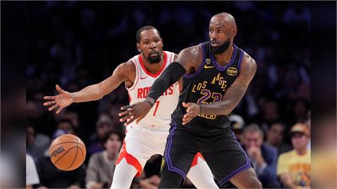 兩大未來名人堂球星詹皇和KD季後賽首輪對決。（圖／AP）