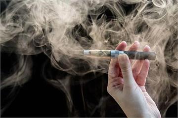 「我好飄…」國中女教室吸喪屍煙彈失控 同學還原現場