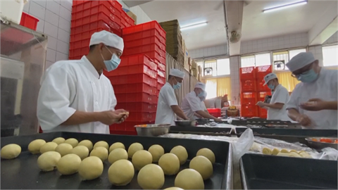 中秋節還有1個月！月餅戰開打　彰化「鐵窗牌」蛋黃酥7.5萬顆完售