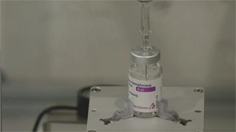 泰國研發機器手臂抽取疫苗　4分鐘分裝成12劑　比人工多2劑