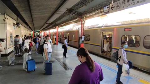 2兒搭火車吵整路！父母不打罵「震撼教育」孩急道歉　他讚：這招夠狠