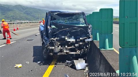 快新聞／驚！國五南下礁溪段「小貨車撞工程車」　30歲駕駛OHCA送醫急救