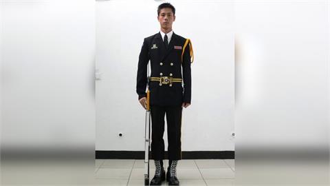 賴俊翰年輕帥照意外掀熱議！網友歪樓狂讚「有帥過人生就值得」 近萬人按讚