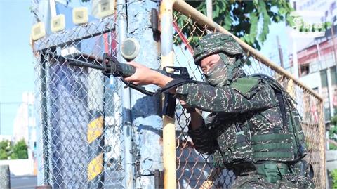 快新聞／英勇護台！漢光軍演雄二丶雄三登場　海鋒大隊出任務畫面曝