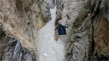 美國知名「翼裝俠」 搏命挑戰飛越峽谷