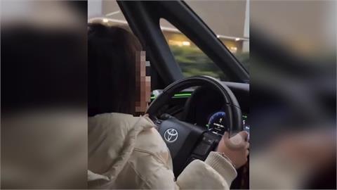 快新聞／小孩子開大車！女童疑坐駕駛座操作方向盤　警方發聲了