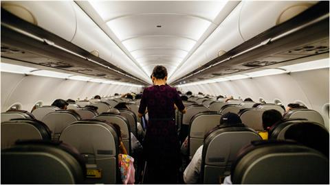 她考上空服員2年喊累「放棄高薪返台」　過來人曝「1真相」急勸退