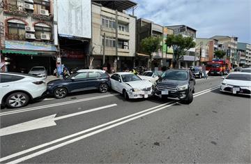 追撞6輛汽機車　45歲女涉毒駕1機車騎士身亡