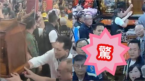 白沙屯回鑾…邱鎮軍手傳媽祖「萬年香火」猛拍香灰遭拍？本人回應了
