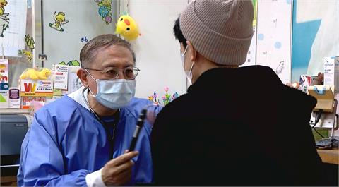 流感疫情肆虐　就診人次單週超14萬看診大排長龍