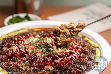 香港鑊氣美食／年輕人最愛的港式新派菜館！「店小二」醬油雞浸得香　鯇魚卜辣到流眼淚