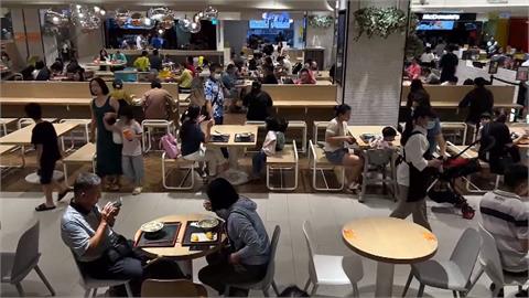 颱風假「有風無雨」賺到　台中百貨公司人潮滿滿