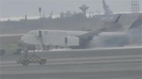 南美航空一個月內兩度意外！　客機撞消防車起火2人死
