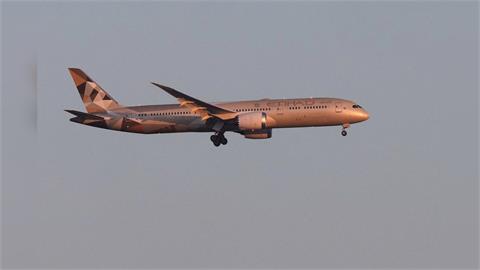 快新聞／阿提哈德航空降落喊「歡迎來到中國台灣」　旅客炸鍋：有沒有聽錯