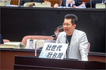 遭疑違反利益迴避！吳春城：申請「壯世代」商標是職志　沒收一毛專利費