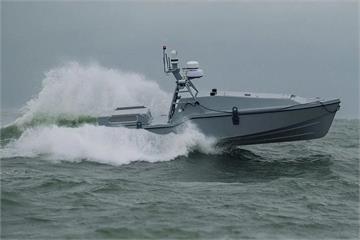 【有片】阿帕契飛官奇蹟生還如「上帝之手」　美軍無人艇「海盜」締造海上救援歷史