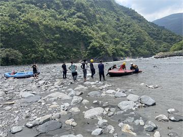 快新聞／溪水暴漲！　屏東霧台漂漂河7名遊客受困