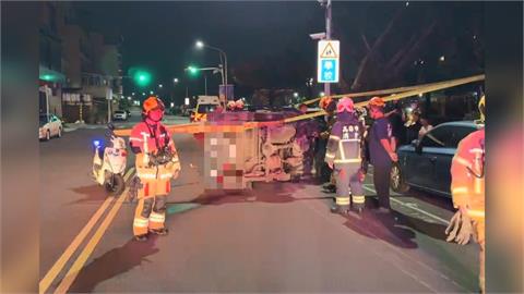 高雄酒駕撞5車！　「肇事小貨車當場翻覆」駕駛輕傷