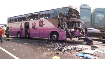 出遊變調！國3遊覽車連環撞 釀1死18傷