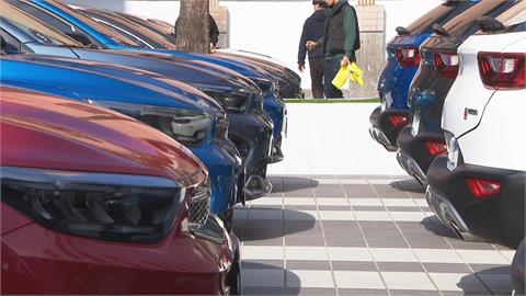 新年換車潮！韓國車廠推中古車展　吸大批民眾賞車