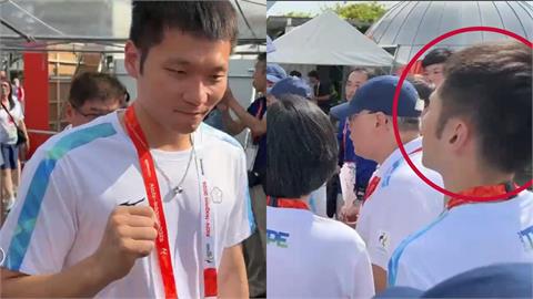 直擊遭拒現場！李洋無奈站一旁竟是這原因　籌委會人員鞠躬道歉了