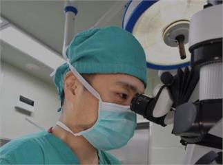 6旬男腳無力復健沒用   醫一看「龐然大物壓迫脊髓2公分」