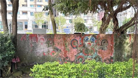 快新聞／彩虹眷村公園圍牆「掉漆」　議員批盧秀燕市府「無心維護」