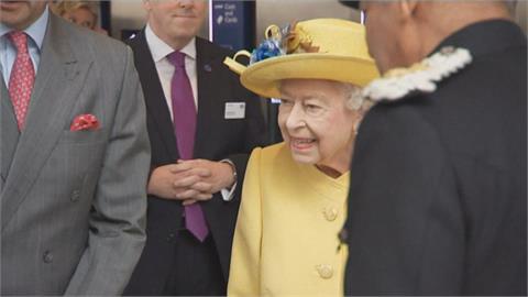 睽違2個月！　英女王現身倫敦為新地鐵線揭幕