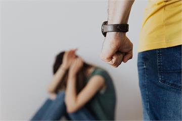 把兒打到失聰、恐嚇賣女兒　基隆渣父晚年求子女扶養遭法院打臉