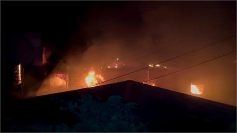 快新聞／基隆和平街住宅火警延燒多戶「傳爆炸聲」！  部分地區停電灌救中
