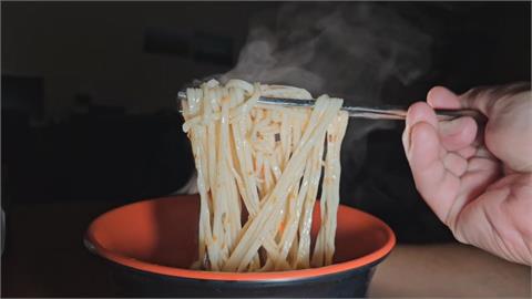 手工日曬關廟麵Q彈好吃　成居家常備食材