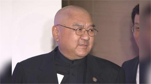 不讀貴族學校、搭公車上下課！律師讚「尹衍樑平民教育」：父母身教決定孩子未來